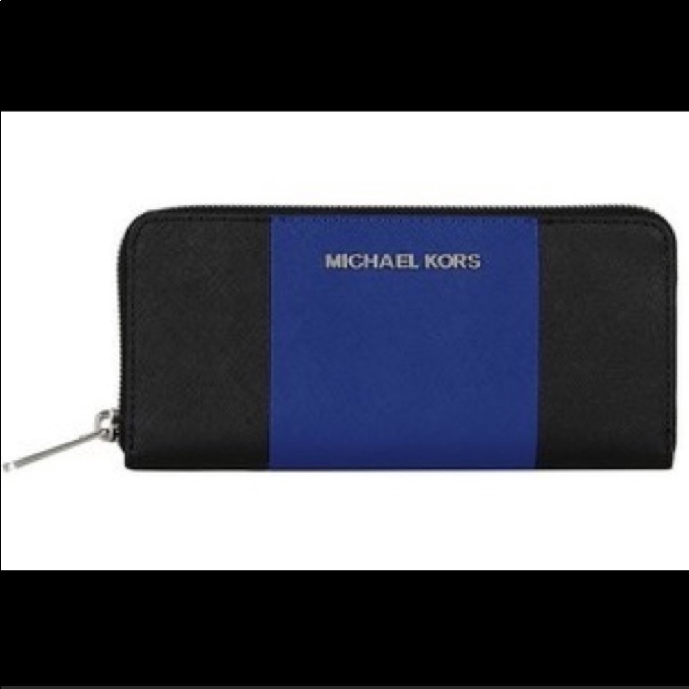 Desperately in search for this Michael kors wallet